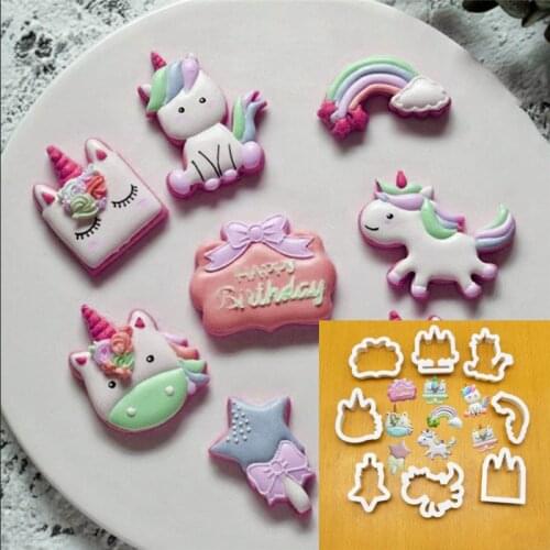 8Pcs/Set DIY Cute Cartoon Unicorn Horse Shape Fondant Cake Cookie Cutter Mold Biscuit Decorating Moulds Kitchen Baking Tools Lot