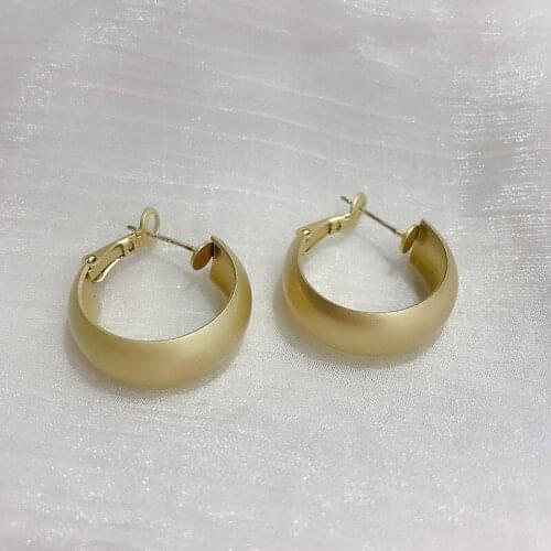 Gold Color Metal Circle Earrings Simple Chic Brass Hoop Earrings Romantic Fashion Earrings for Women Girls Jewelry GIfts
