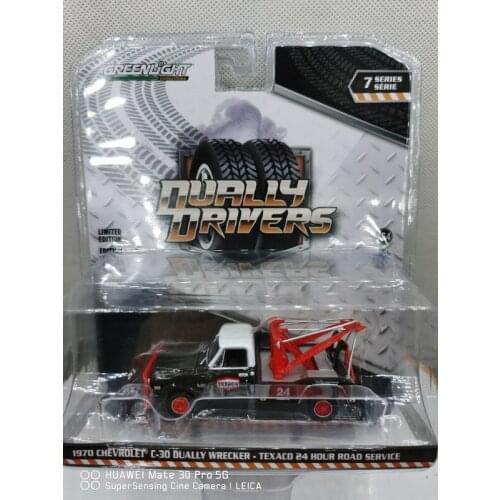 GreenLight 1:64 1970 chevrolet c30 dually wrecker texaco 24 hour road service limited Collection diecast simulation model car