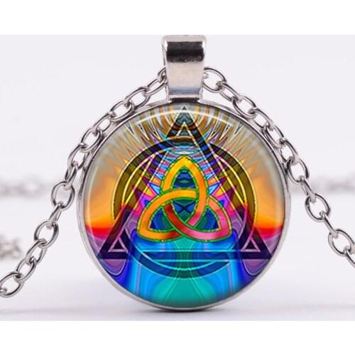 Fashion Celt Knot Irish Jewelry Triquetra Print Art Cabochon Necklace Symbol for Best Friend Pendant Men Women Accessories Gift