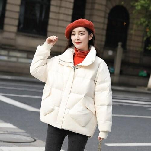 Brief paragraph down jacket in 2020 the new female fashion loose white duck down little close skin ms bread suit jacket