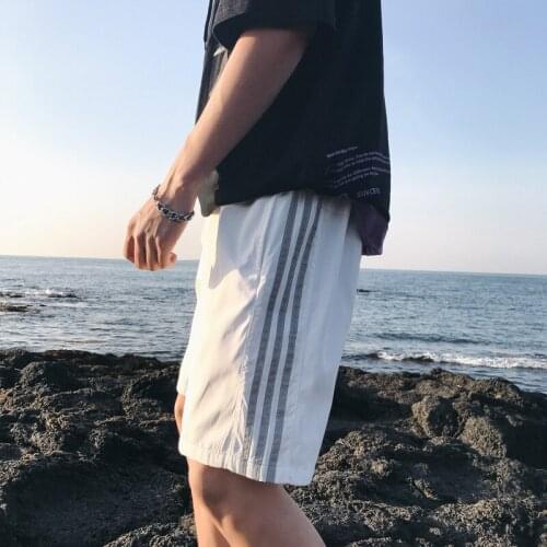 Summer sports shorts Loose, straight-leg, five-minute shorts are versatile, thin, and fast - dry