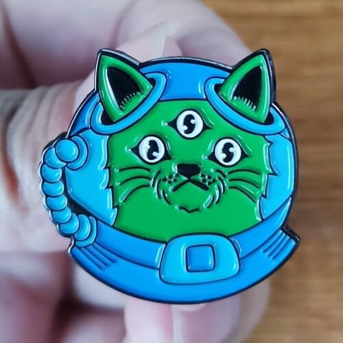 Alien cat Brooch lucky kitty for the outerspace who will bring you good fortune enamel pin accessory