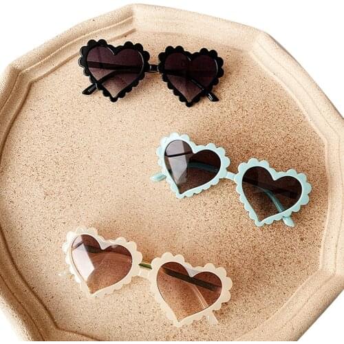 Fashion Childrens Sunglasses Hearts Love Outdoor Wear Toys Sports Fun Sun protect Beach Eyewear 6 Color