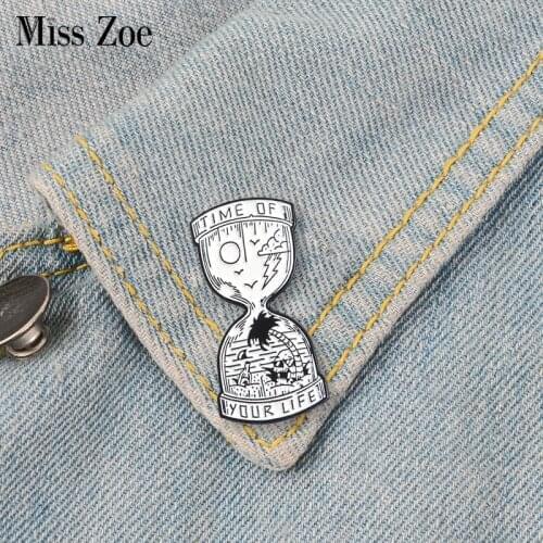 Life Hourglass Enamel Pins Black White Brooches for Bag Clothes Lapel Pin Punk Badge Simple Time Jewelry Gift for Friends