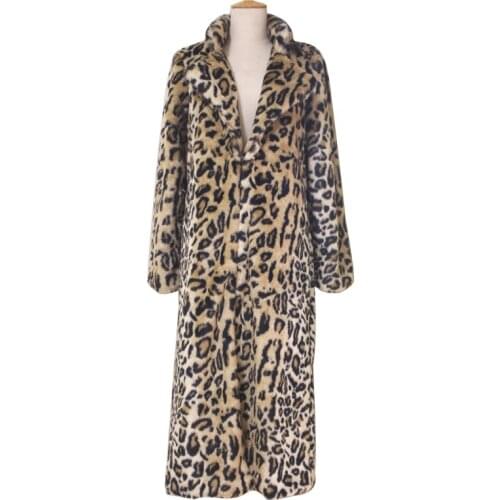 Long maxi leanpard fur coat