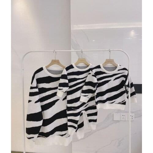 2020 new style of a family of three fashionable retro boys and girls thick knitted sweater foreign style childrens sweater coat