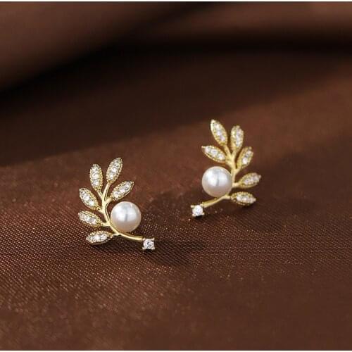 Fashion Hot Sale Vintage Tiny Leaf Pearl Stud Earrings For Women Korean Elegant Rose Zircon Earrings Temperament Joker Jewelry