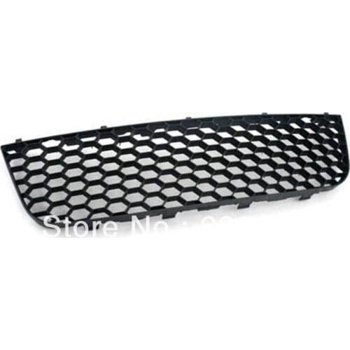 Replacement Front Lower Center Cooling Air Grille in Honeycomb Style For VW Volkswagen Golf Jetta MK5