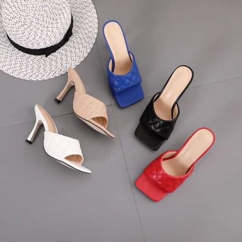 2020 NEW Square head Summer Beach Flip Flops Sandals Women High Heels Fashion Sandals Female Leisure Slip On Party Shoes