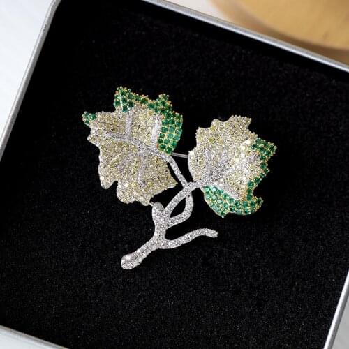 Vintage Color Maple Leaf Brooches Fashion Plant Pin for Men Women Suit Shirt Decorations Jewelry Accessories Gift luxe broche