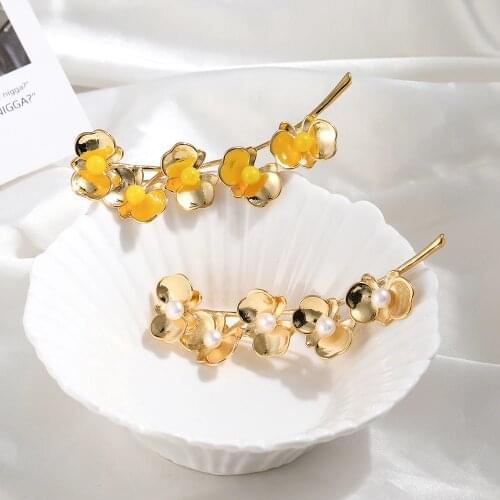 Vanssey Luxury Fashion Jewelry Flower Orchid Natural Pearl Glass Brooch Pin Wedding Party Accessories for Women 2020 New