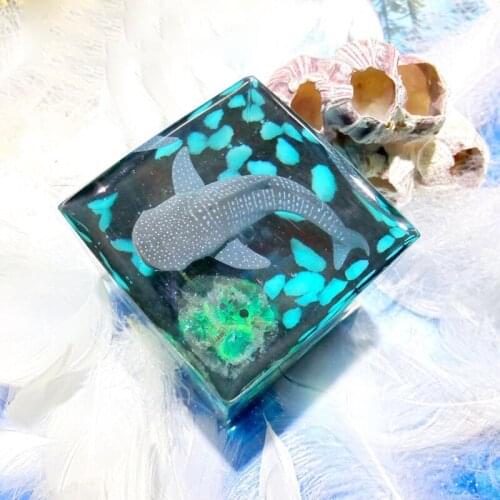 Handmade Marine Animal Whale Shark Crystal Resin Decoration Car Creative Birthday Gifts
