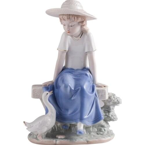 Facing Swan Girly Ceramic Character Sculpture Painted Portrait Statue Handmade Porcelain Crafts Figurine Home Decoration Modern