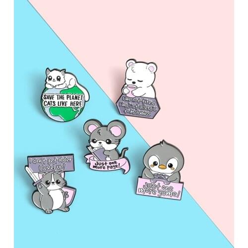 Cartoon Cute Animals Enamel Brooch Cat Mouse Bunny Penguin Squirrel Alloy Badge Clothes Bag Pin Temperament Fashion Jewelry Gift