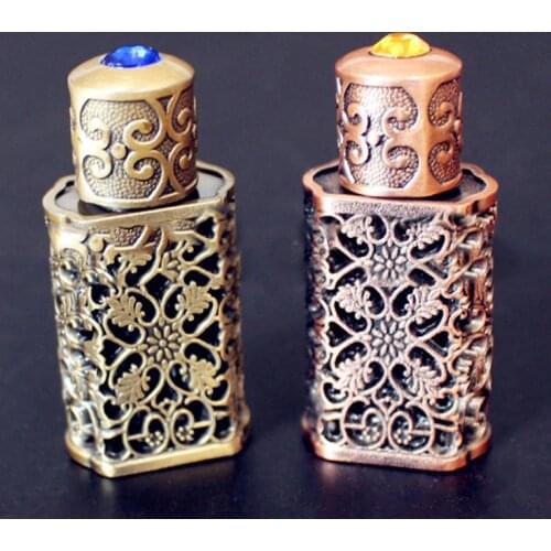 Retro Metal Perfume Bottle Arabian Style Essential Oil Bottle Container Royal Glass Bottle Wedding Party Decoration 3ml