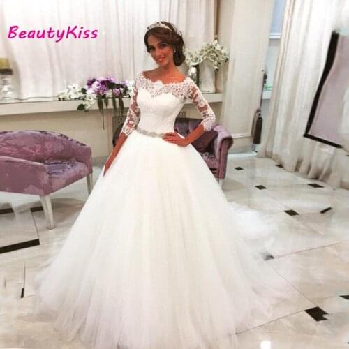 Elegant Lace Appliques Ball Gown Wedding Dresses 3/4 Sleeves Tulle Bridal Gowns Crystal Sash Women Wedding Wear Custom Made