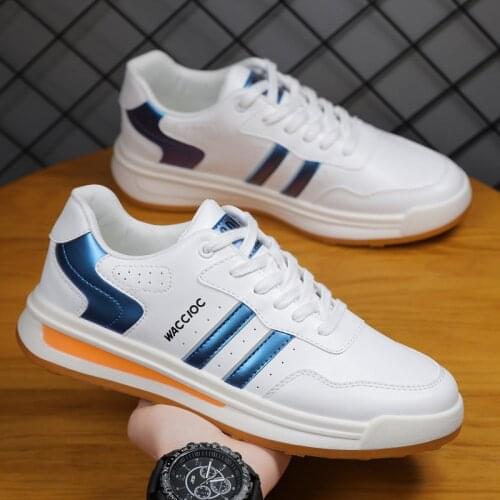 Brand Leather Men Skateboarding Shoes Black Footwear Sneakers Flat Male Walking Shoes Autumn Soft Outdoor For Men Rubber Shoes