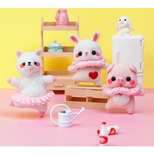 DIY Needle Felting Kit Felt Animals Wool Felt Tools and Foam Mat Pig