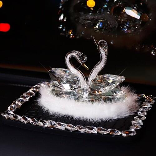 Car air freshener crystal swan creative car perfume seat car aromatherapy seasoning car interior accessories car perfume gift