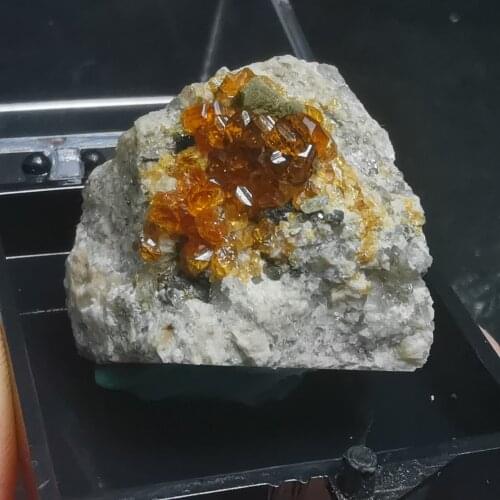 100% natural garnet crystal paragenesis mineral sample, crystal feldspar mineral crystal intergrowth ore send box