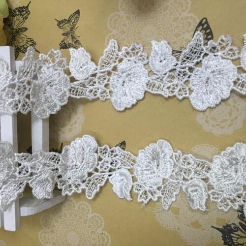 Free Shipping 15Yards 4.5cm Width White Cord Lace Trims Cool Floral African Lace Trims Wedding Bride Dress DIY Sewing Craft