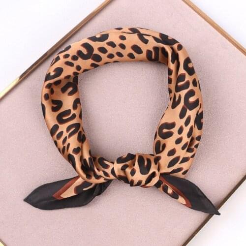 Leopard Scarf Design Brand Summer Kerchief Neck Silk Scarfs 70X 70cm Square Handkerchief Womens Bandana Headscarf