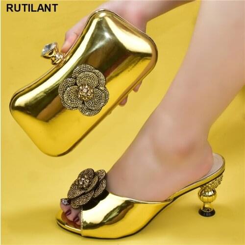 Fashion High Quality African Shoes and Bag Set Decorated with Rhinestone 2020 Special Arrivals Wedding Gold Color Nigeriain Shoe