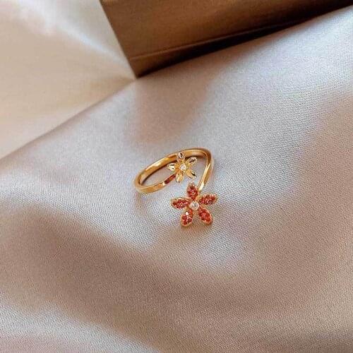 Korean Style Ring Korean Version of The New Korean Style Yellow Flower Ladies Geometric Ring Ring Small Gift