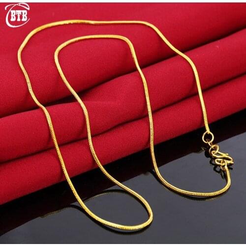 Fashion New Design Elegant Gold Unique W-shaped Buckle Simple Temperament Women Charm Necklace Luxury Jewelry Wholesale