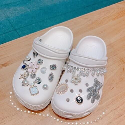 Luxury Croc Charms Elegant Charms for Crocs DIY 2021 Hot Sale Shoe Charms Vintage Shoe Decoration Chain Pearl Shoe Accessories