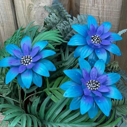 2021 New Hot Metal Daylily Flower Garden Stakes Iron Crafts Hand Forged Metal Garden Art Mothers Day Gift Home Decoration L23