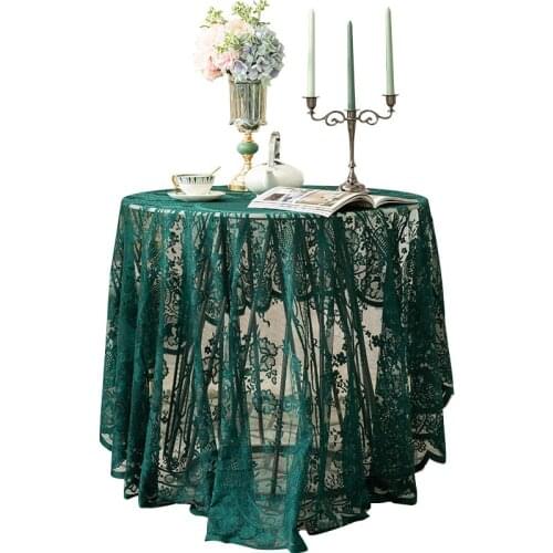 NASIQUE New Year Tablecloths On The Table