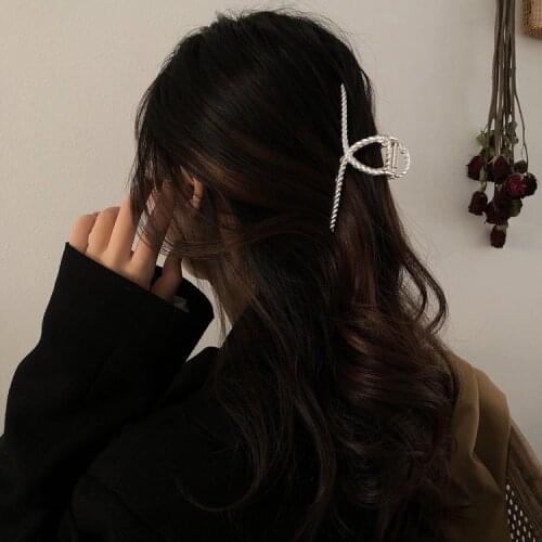 2021 Hot Sale Pearls Acrylic Hair Claw Clips Hair Accessories Large Makeup Hair Styling Barrettes Clip For Women Girls Hairpins