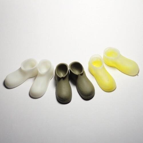Silicone soft shoes for stop motion puppet