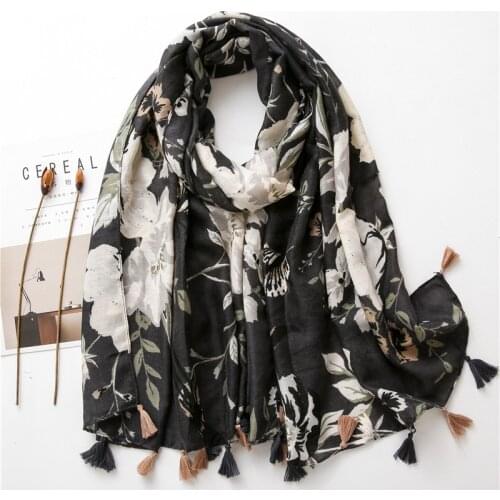 2021 Newest Bohemia Floral Print Cotton Hijab Scarf Female Autumn Spring Long Tassel Women Shawl and Wraps Flower Beach Bandana