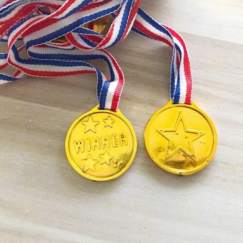 50pcs/set Gold Plastic Winners Medals Sports Day Party Bag Prize Awards Toys For Kids Party Fun Supplies