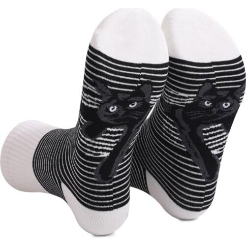 Unisex Novelty Black White Striped Crew Socks Cute Cartoon Cat Print Hosiery