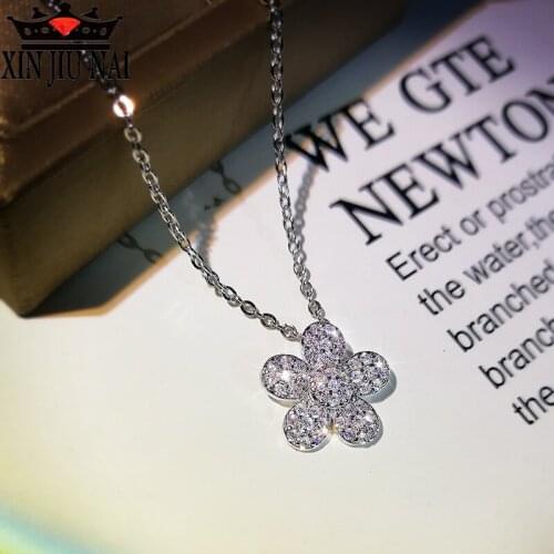 Niche design net red female pendant sweet gift wild small daisy original necklace small red book with the same paragraph
