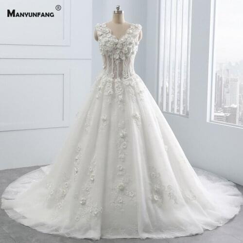 Luxury 3D Flowers Chapel Train Sleeveless Wedding Dress for Women Custom Made V-Neck Embroidery Appliques Bridal Ball Gown