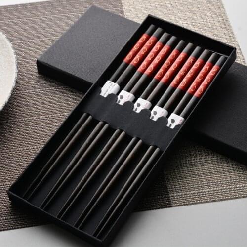 5pairs/gift box/set of Japanese lucky cat tableware household bamboo chopsticks creative cute childrens set non-slip chopsticks
