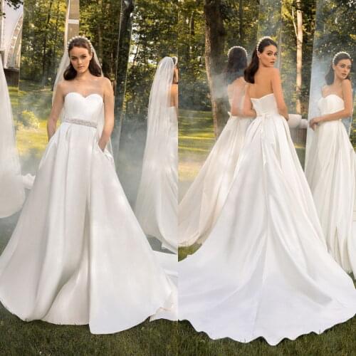 Romantic Lace Sweetheart Neckline A-line Wedding Dress Strapless Crystals Bridal Gowns With Belt Custom Made Robe