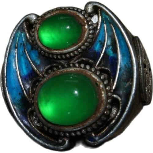 China Old Tibetan Silver Emerald Inlaid Bat Opening Ring