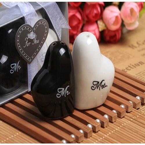 8sets/Lot)FREE SHIPPING+Wedding Party Favors Heart Design Ceramic Mr.&Mrs. Salt and Pepper Shakers Wedding Giveaways For Guest