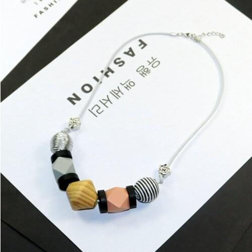 New Big Beads Wood Woman Pendant Necklace Sweater Choker Necklace Leatehr Chain Fashion Jewelry Clothes Geometric Accessories