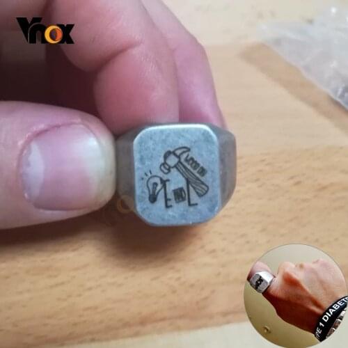 Vnox Retro Customize Mens Signet Ring Stylish Vintage Old Fashion Personalize Name Image Stamp Band Punk BFF Fraternal Rings