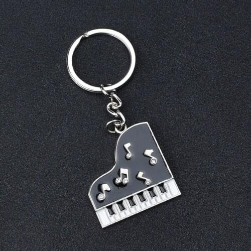 Piano pendant keychain alloy key ring music keyboard style key ring holder gift wholesale fashion accessories 2021