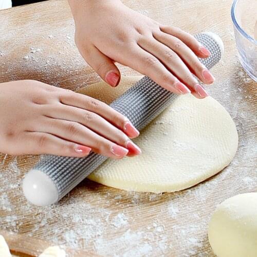 Dough Roller Effective Manual PP Floating Point Embossing Rolling Pin for Home Baking Pastry Kitchen Bar Accessories Tool 1PC