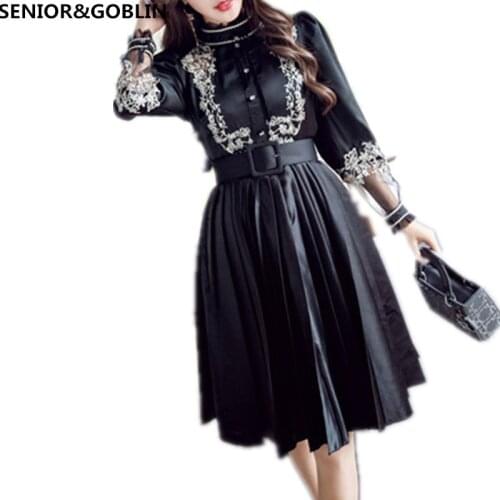 2019 High quality luxury runway autumn womens Black embroidered pleated dresses