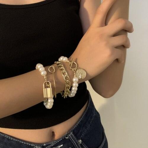 New Arrival Charm Bracelets for Women Multilayer OT Clasp Lock Pearl Alloy Golden Key Pendant Bangle Bracelet Jewelry for Girls